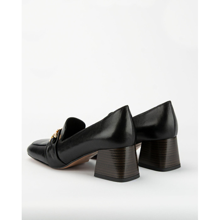 Black leather pumps with 5.5cm heel