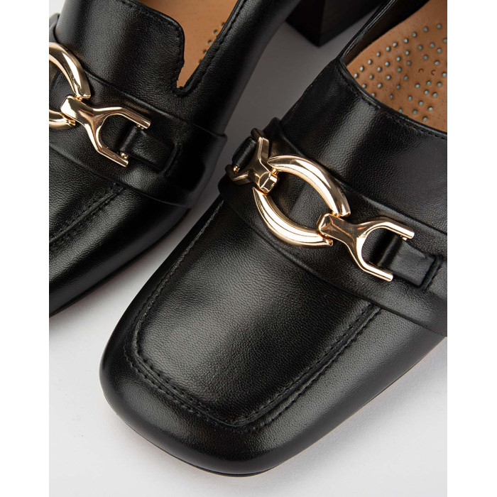 Black leather pumps with 5.5cm heel