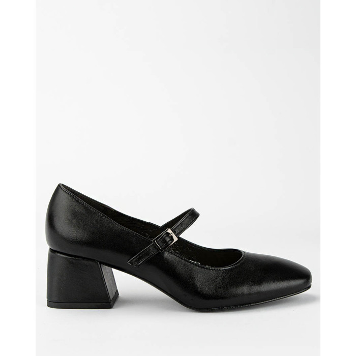Black leather pumps with 4.5 cm heel