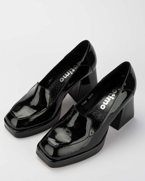 Black leather pumps on 8cm...