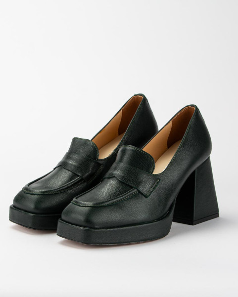 Dark green leather pumps on an 8cm block