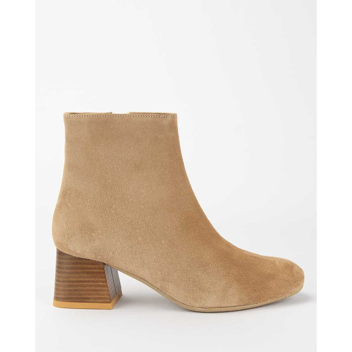 Beżowe botki welurowe na 5cm obcasie