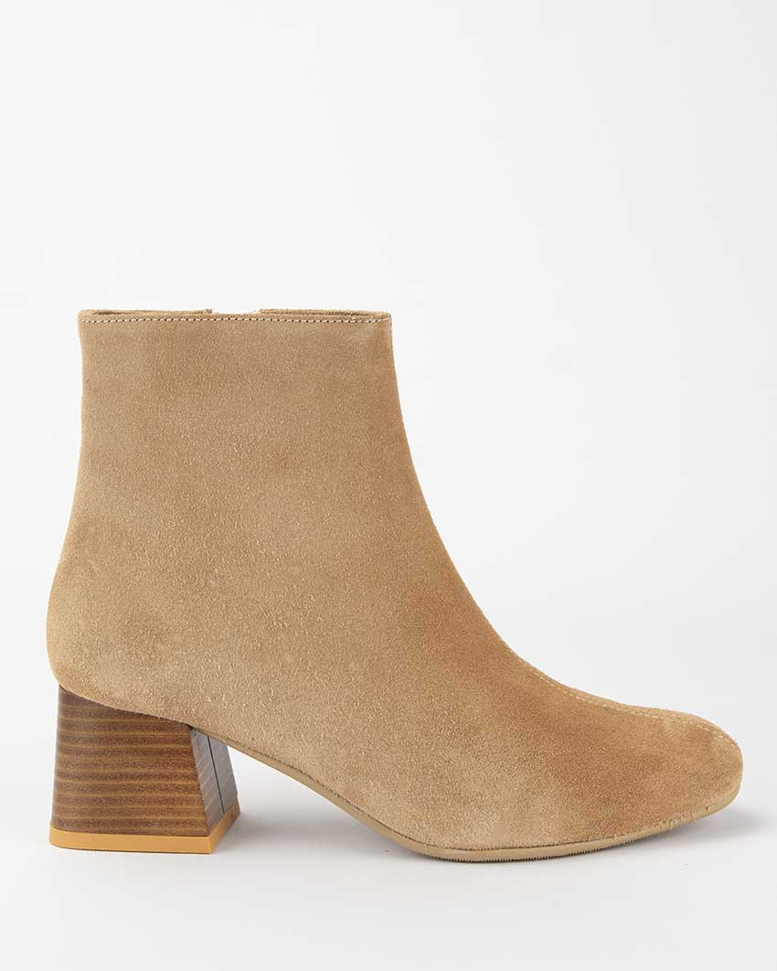 Beige velour boots on 5cm heel