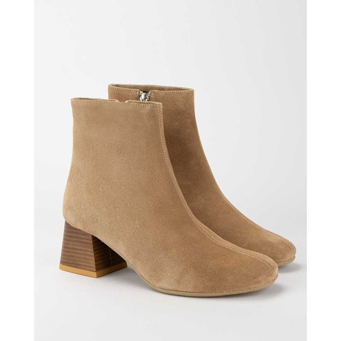 Beige velour boots on 5cm heel