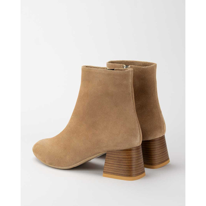 Beige velour boots on 5cm heel