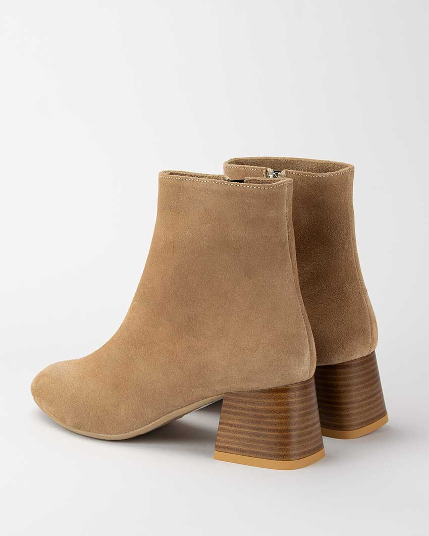 Beige velour boots on 5cm heel