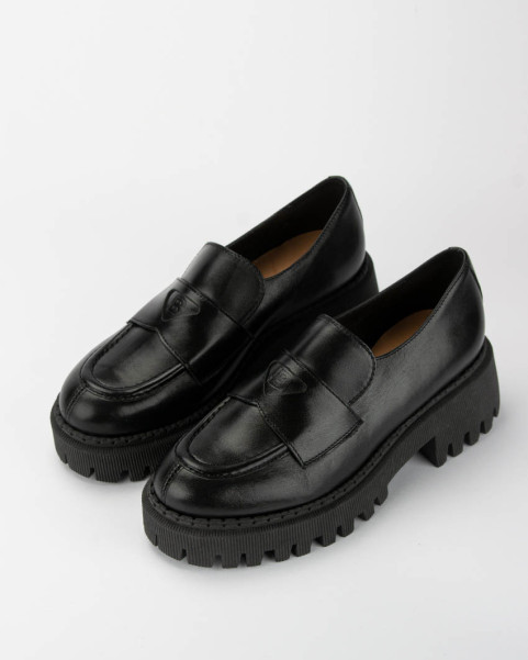 Black leather moccasin with platform BOTIMO