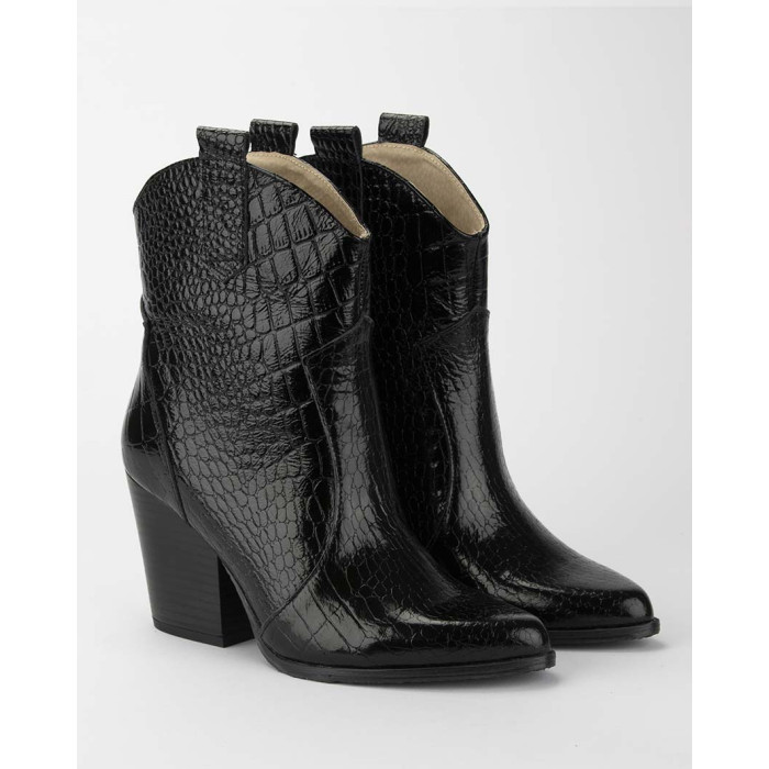 Black croco cowboy boots with thick heel