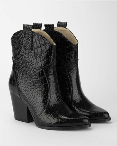 Black croco cowboy boots with thick heel