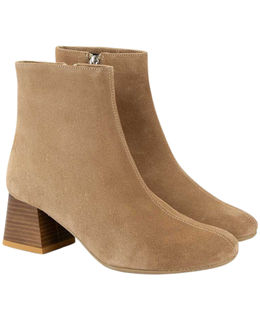 Beige velour boots on 5cm heel