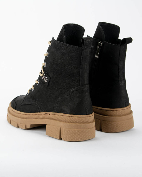 Black insulated leather platform boots