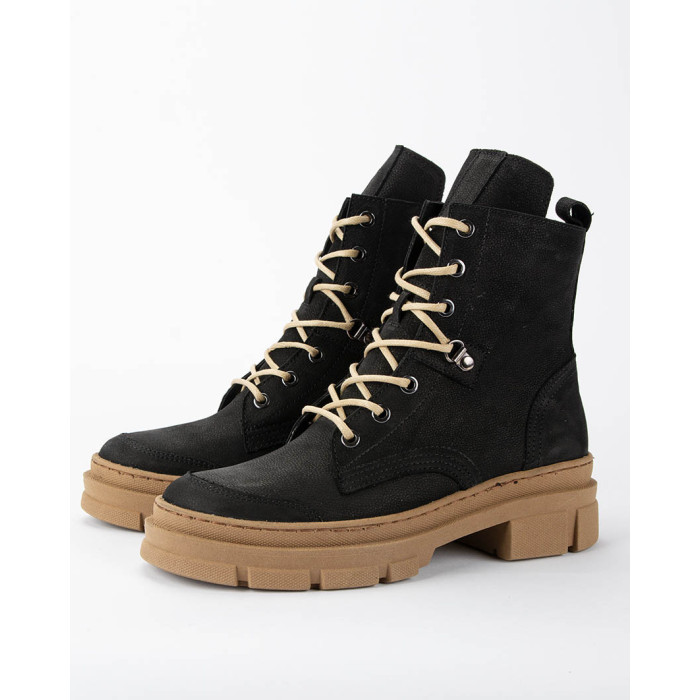 Black insulated leather platform boots