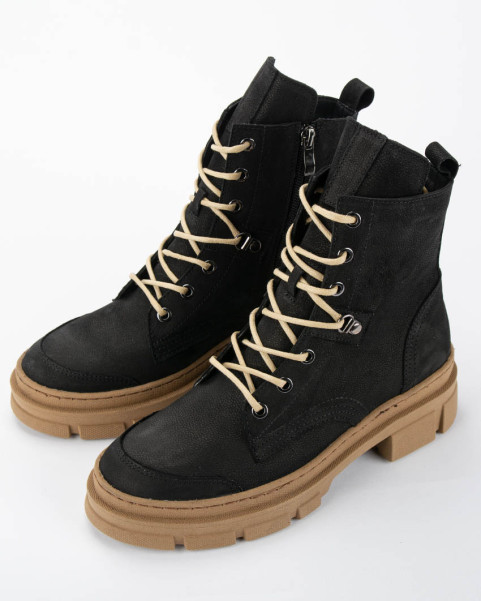 Black insulated leather platform boots