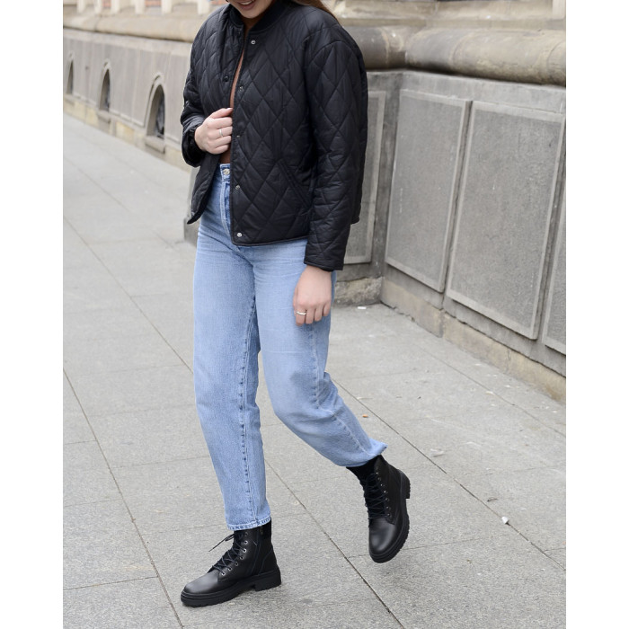 Black insulated leather boots