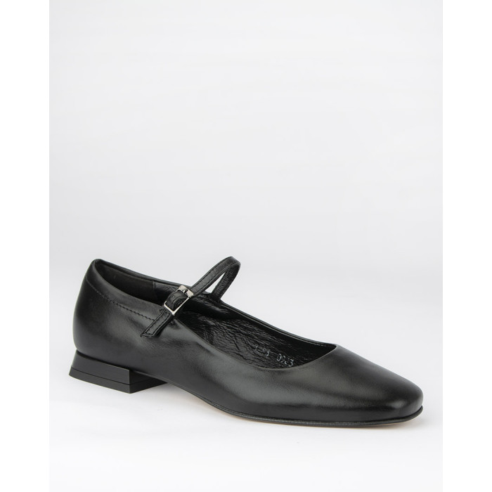 Black leather ballerinas with buckle