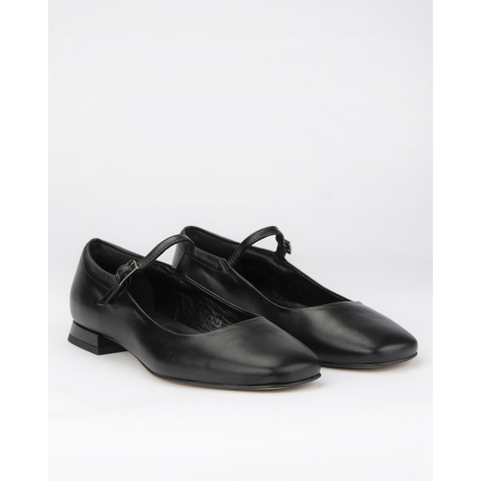 Black leather ballerinas with buckle