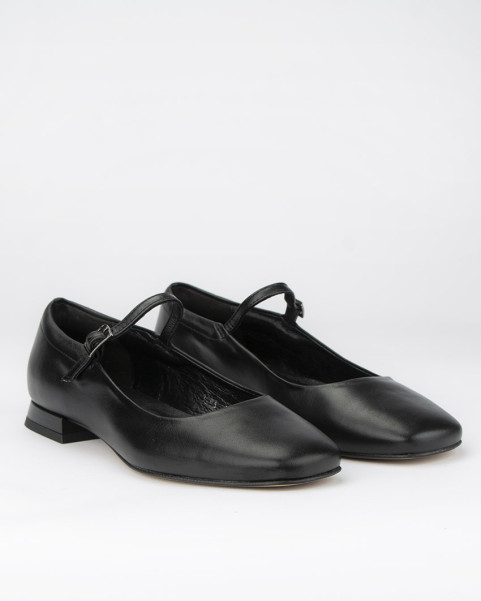 Black leather ballerinas with buckle