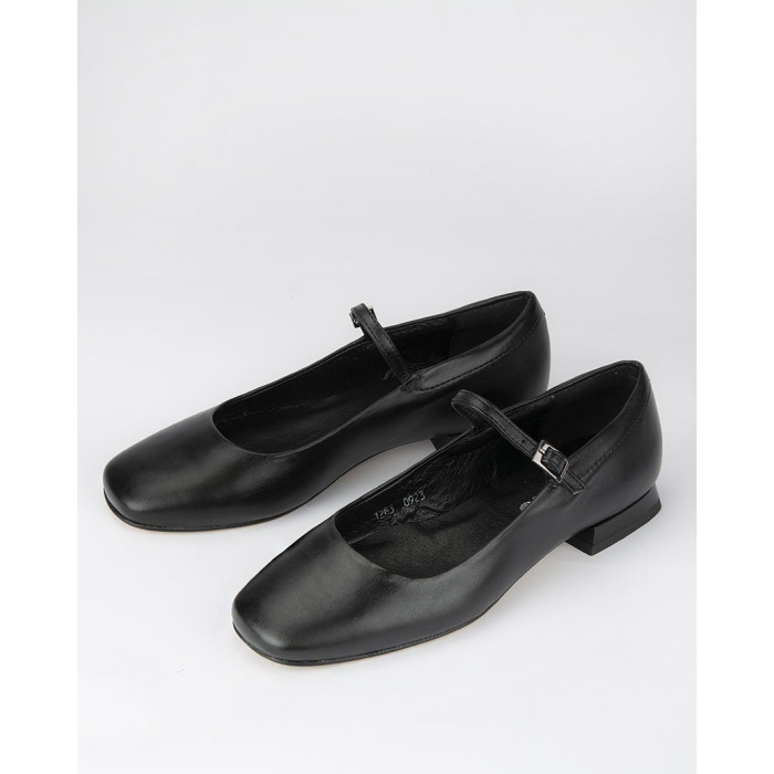 Black leather ballerinas with buckle