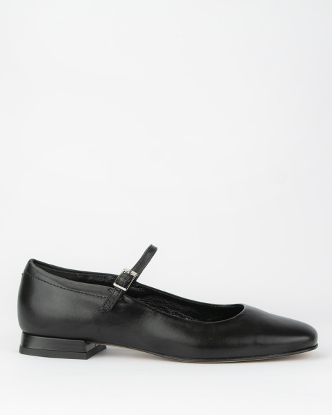 Black leather ballerinas with buckle