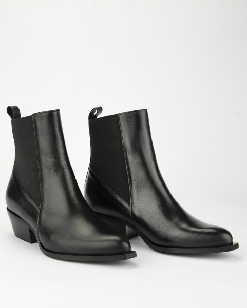 Black classic leather boots with low heel