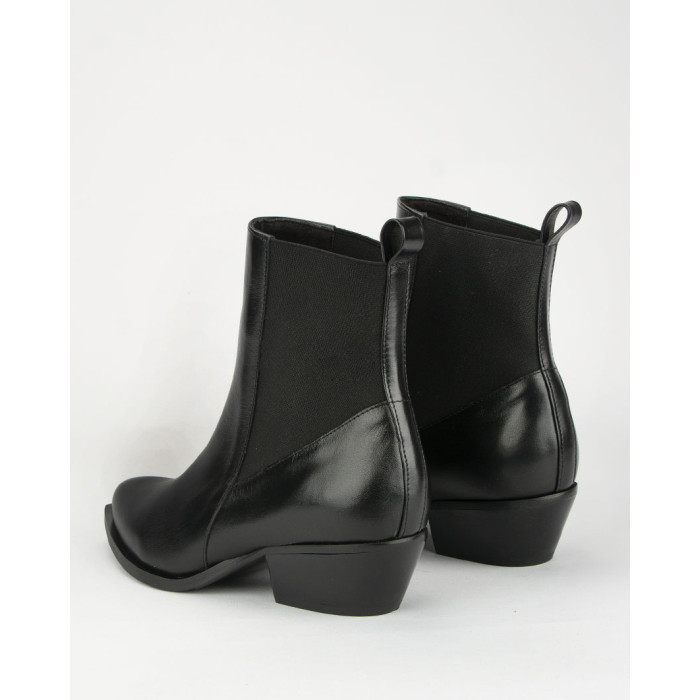 Black classic leather boots with low heel