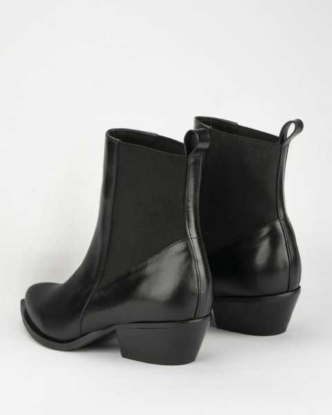 Black classic leather boots with low heel