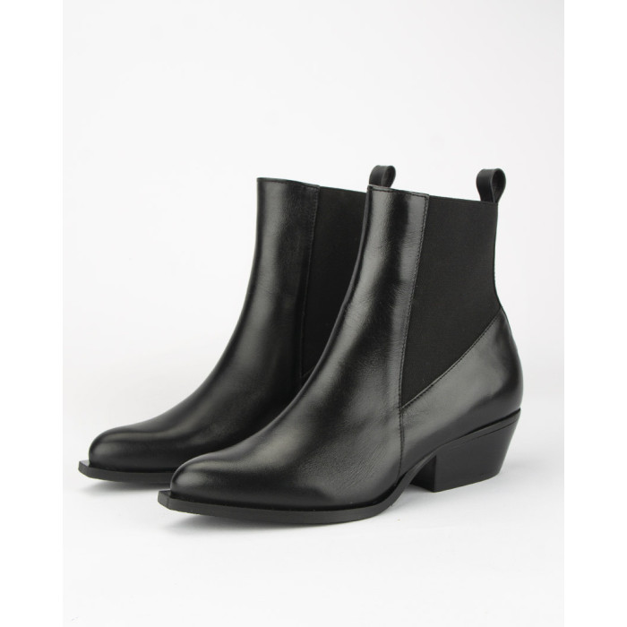 Black classic leather boots with low heel