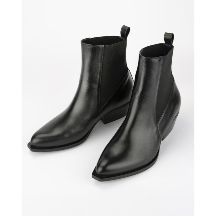 Black classic leather boots with low heel