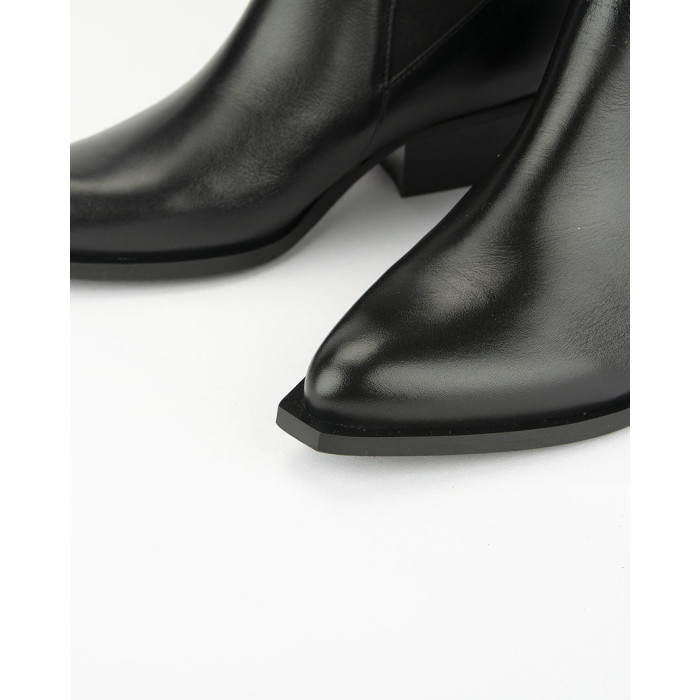 Black classic leather boots with low heel