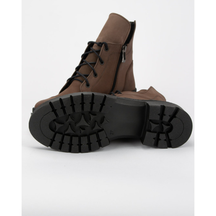 Brown nubuck leather insulated boots