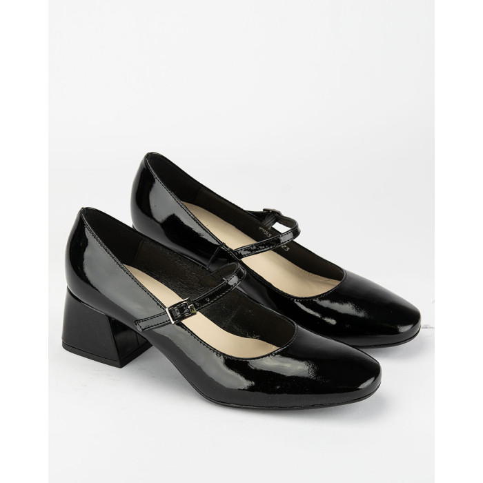 Black pumps on 3.5 cm heel