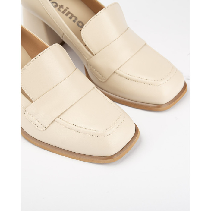Beige leather pumps with 6cm block heel
