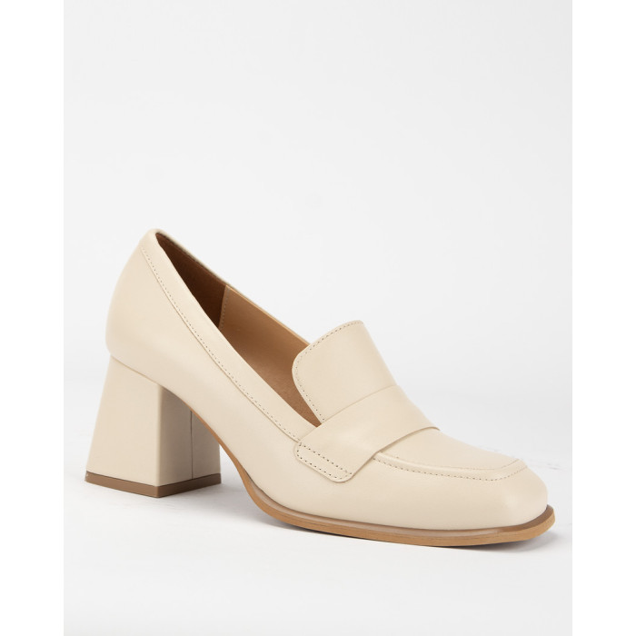 Beige leather pumps with 6cm block heel