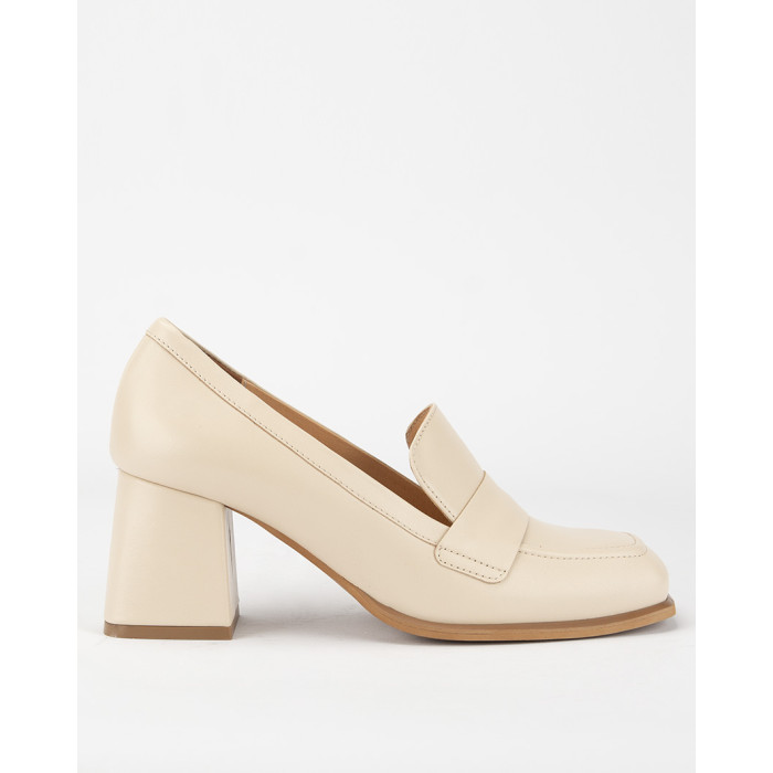 Beige leather pumps with 6cm block heel