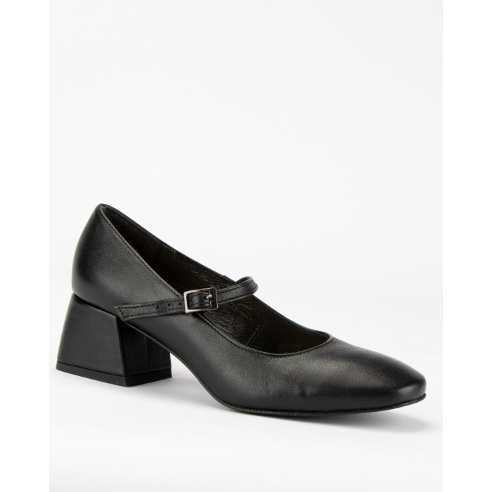 Black leather pumps with 4.5 cm heel