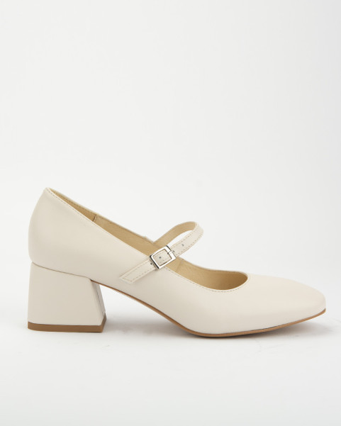 Beige pumps with 4.5 cm heels