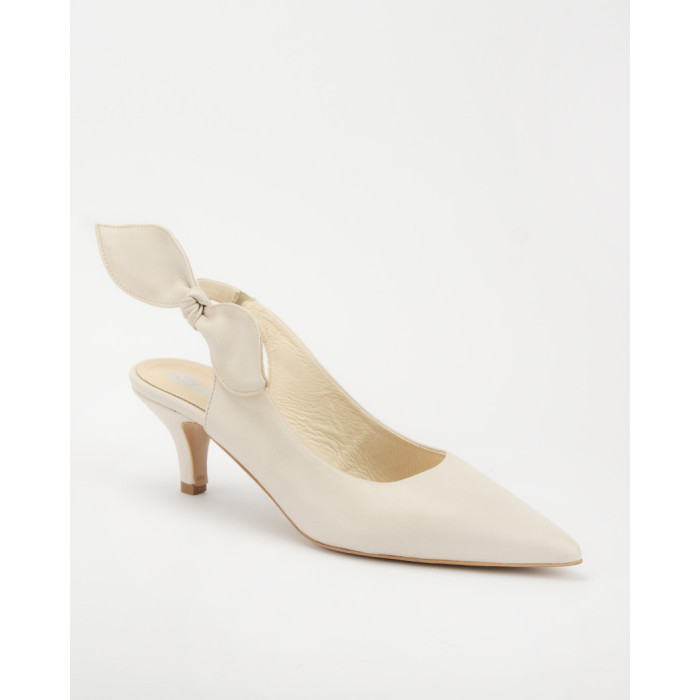 Beige pumps with low heel 6cm