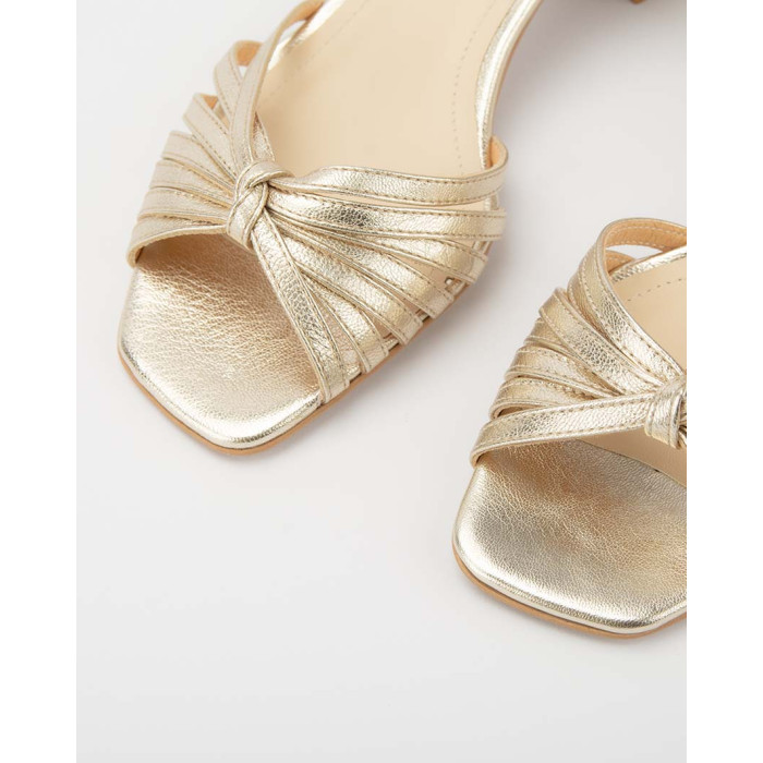 Gold sandals with low heel