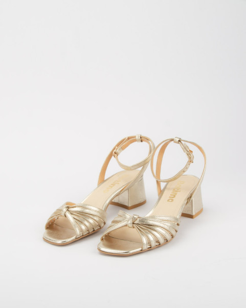 Gold sandals with low heel