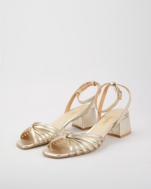 Gold sandals with low heel