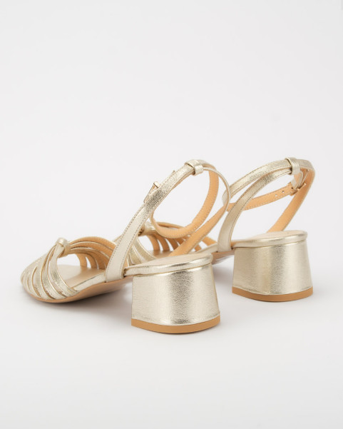 Gold sandals with low heel