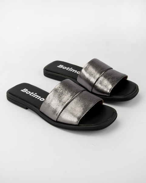 Silver flip-flops on a flat sole