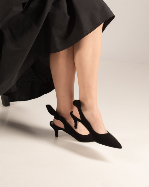 Suede pumps with low heel 6 cm