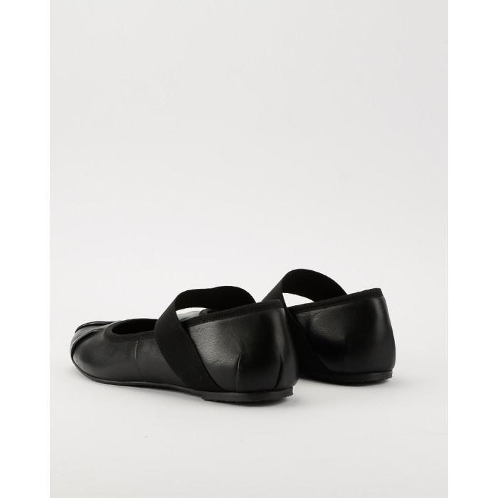 Celia women's black leather ballerinas with elastic band
