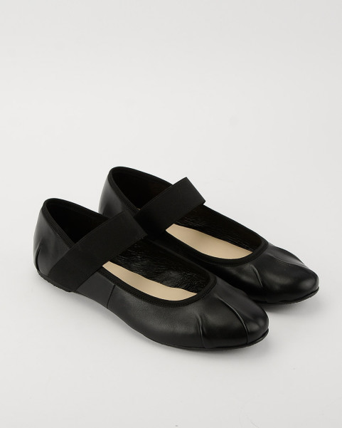 Celia women's black leather ballerinas with elastic band