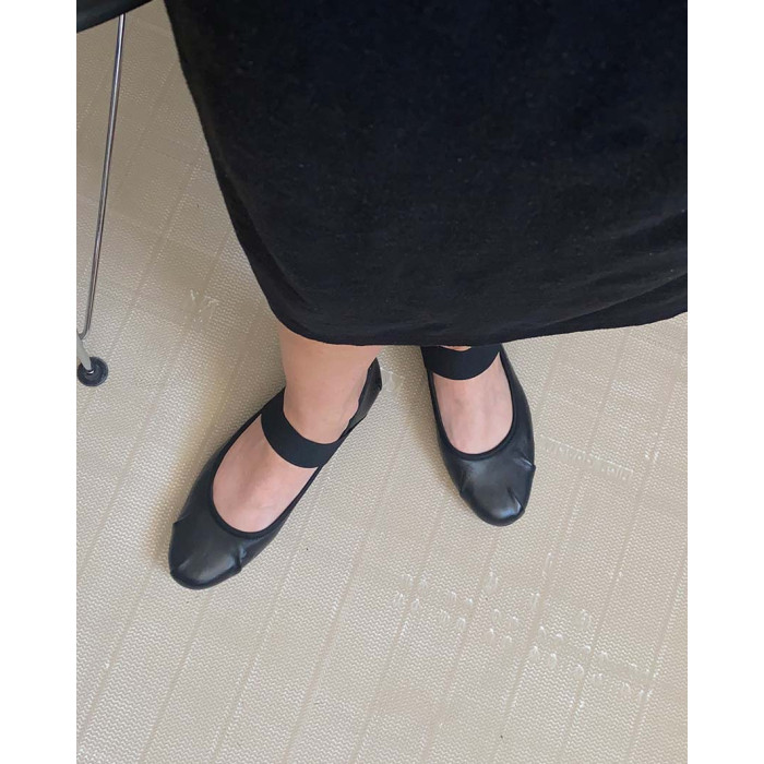 Celia women's black leather ballerinas with elastic band