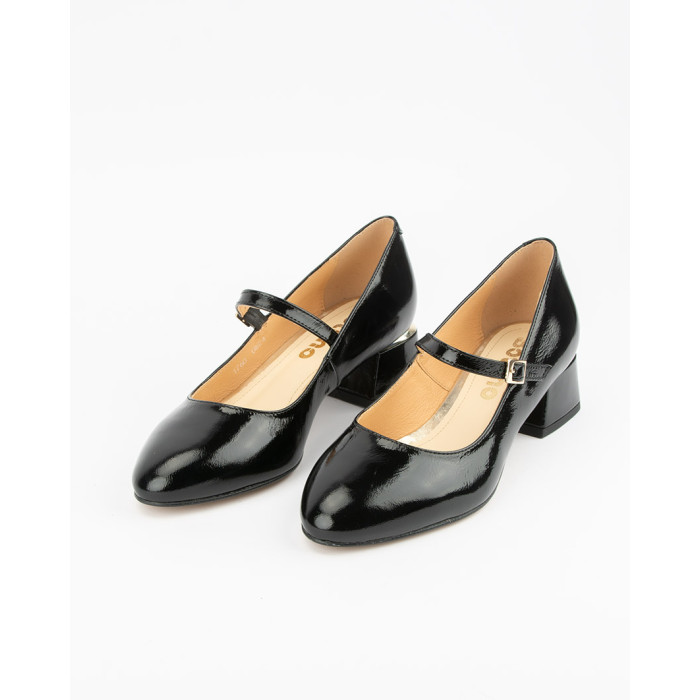 Women's Mary pumps on heel, patent leather
