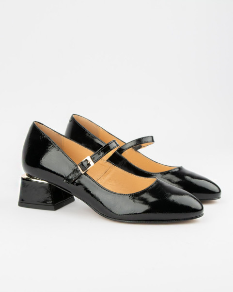 Women's Mary pumps on heel, patent leather