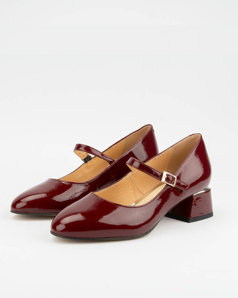 Women's burgundy Mary pumps on heel, patent leather