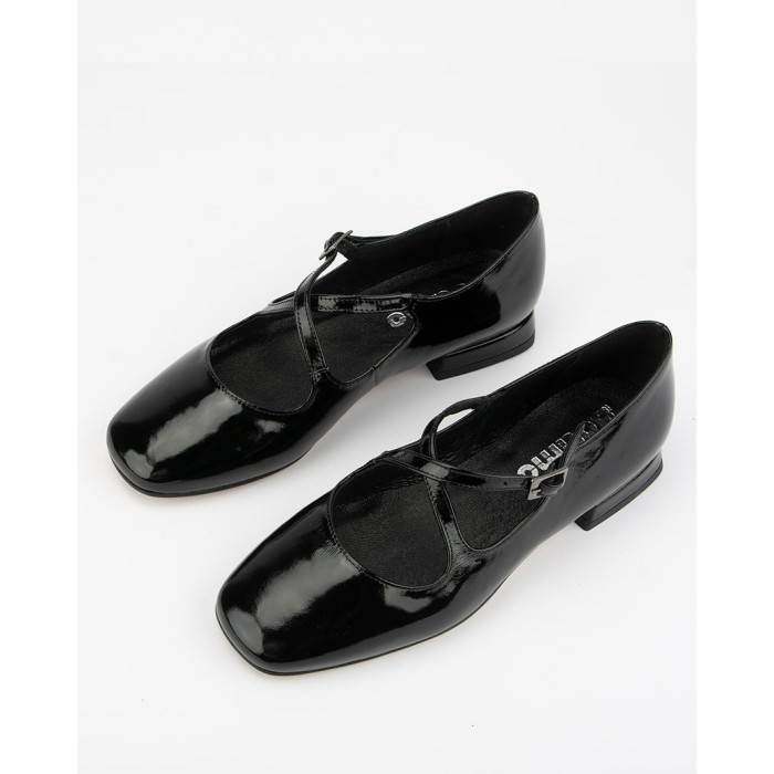 Black lacquered Leah ballerinas with straps